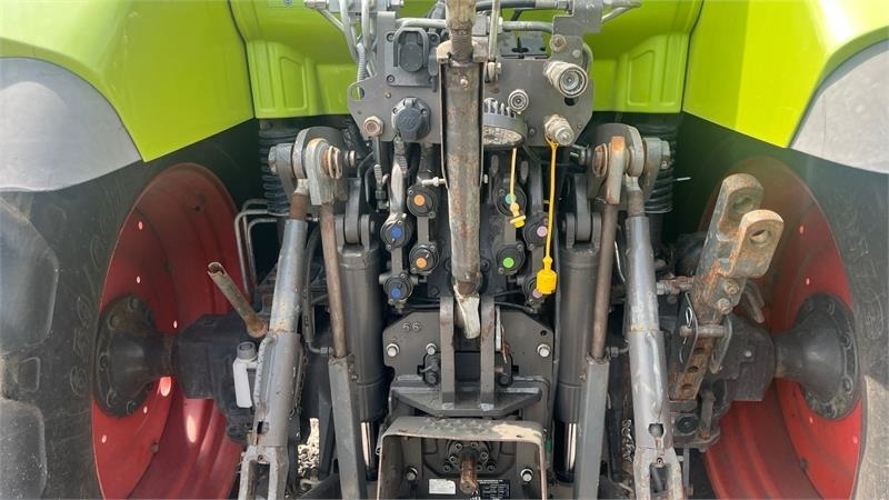 Claas ARION 550 CEBIS Med frontlæsser og frontlift - Tracteur agricole: photos 5 Claas ARION 550 CEBIS Med frontlæsser og frontlift - Tracteur agricole: photos 5