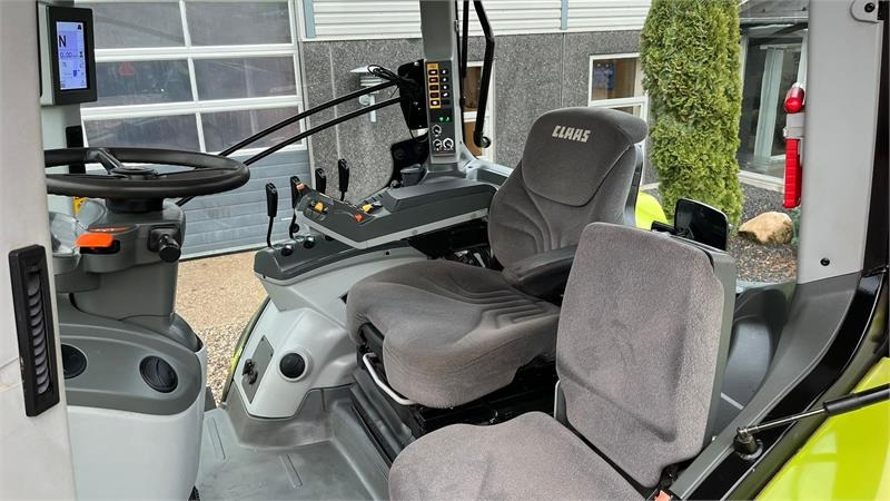 Claas Axion 830 Med frontlift. Velholdt traktor. - Tracteur agricole: photos 5 Claas Axion 830 Med frontlift. Velholdt traktor. - Tracteur agricole: photos 5