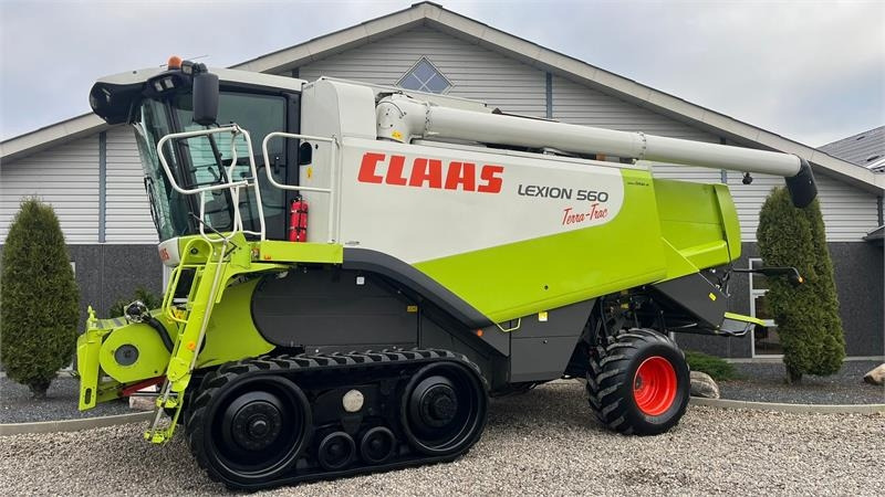 Claas LEXION 560 Med ny bælter og 4wd - Moissonneuse-batteuse: photos 1 Claas LEXION 560 Med ny bælter og 4wd - Moissonneuse-batteuse: photos 1