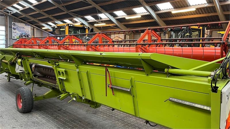 Moissonneuse-batteuse Claas LEXION 560 Med ny bælter og 4wd: photos 12