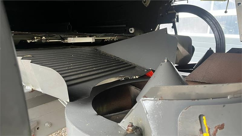 Claas LEXION 560 Med ny bælter og 4wd - Moissonneuse-batteuse: photos 5 Claas LEXION 560 Med ny bælter og 4wd - Moissonneuse-batteuse: photos 5