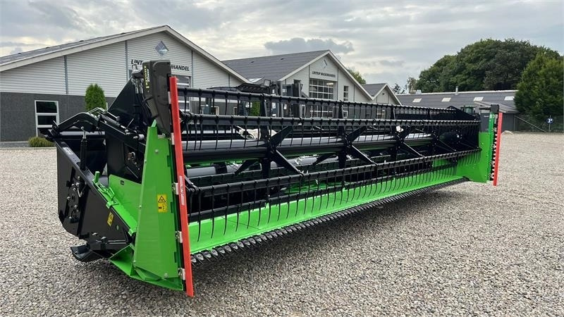 Moissonneuse-batteuse Deutz-fahr 7206 With 24feed - 7.2m header. New and unused Com: photos 23