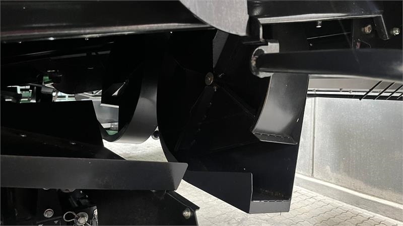 Moissonneuse-batteuse Deutz-fahr 7206 With 24feed - 7.2m header. New and unused Com: photos 20