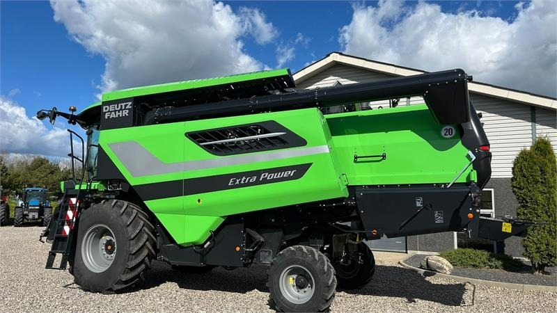 Moissonneuse-batteuse Deutz-fahr 7206 With 24feed - 7.2m header. New and unused Com: photos 12