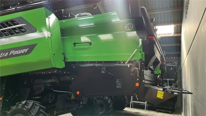 Moissonneuse-batteuse Deutz-fahr 7206 With 24feed - 7.2m header. New and unused Com: photos 18
