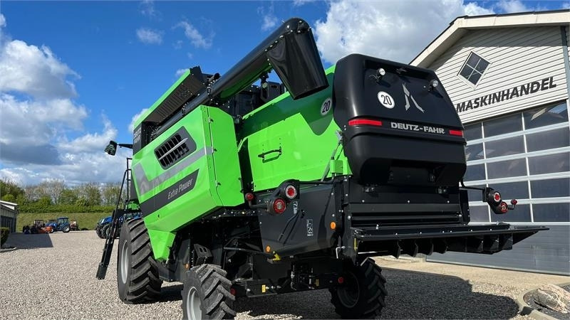 Moissonneuse-batteuse Deutz-fahr 7206 With 24feed - 7.2m header. New and unused Com: photos 10