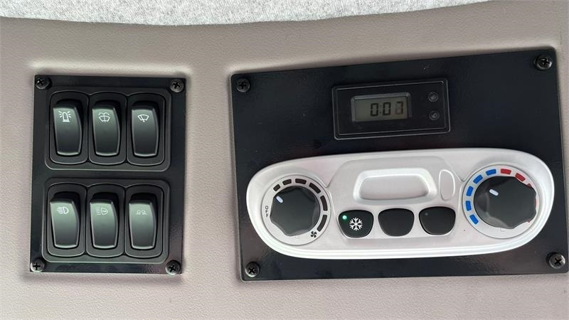 Moissonneuse-batteuse Deutz-fahr 7206 With 24feed - 7.2m header. New and unused Com: photos 7