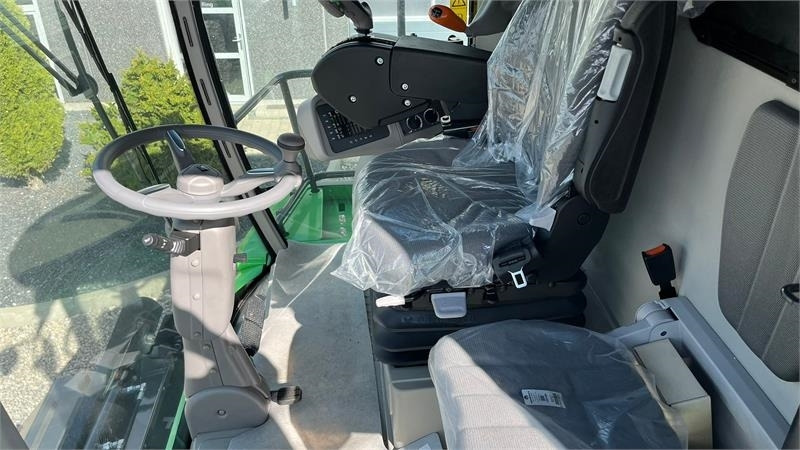 Moissonneuse-batteuse Deutz-fahr 7206 With 24feed - 7.2m header. New and unused Com: photos 6