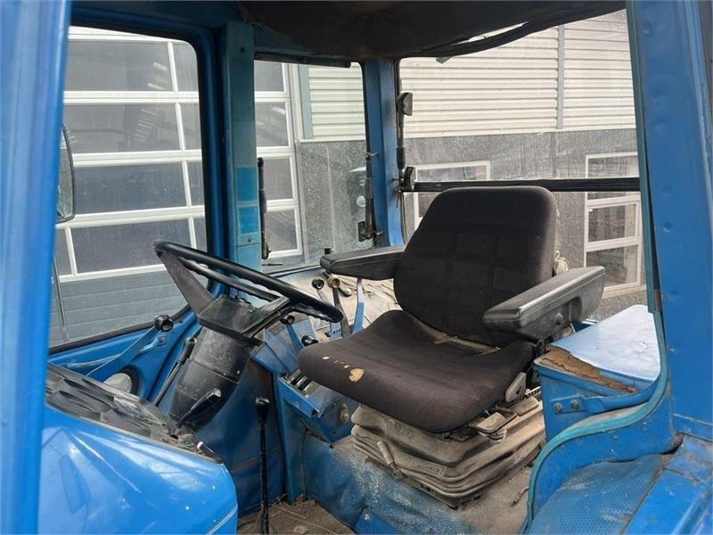 Tracteur agricole Ford 8210 En rigtig velholdt klassiker med tvillinghjul: photos 6