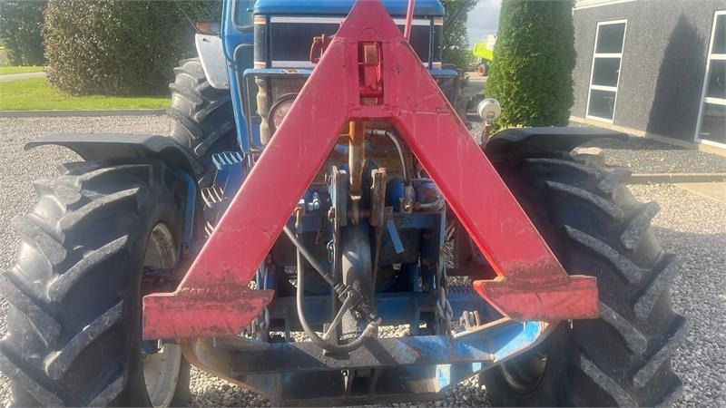 Ford 8210 Force II Med frontlift - Tracteur agricole: photos 4 Ford 8210 Force II Med frontlift - Tracteur agricole: photos 4