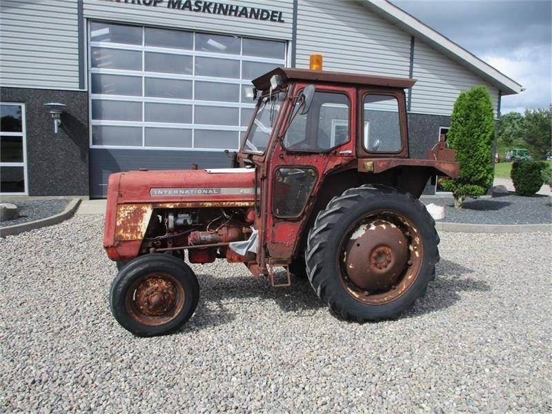IH 444 Motor sidder fast - Tracteur agricole: photos 1 IH 444 Motor sidder fast - Tracteur agricole: photos 1