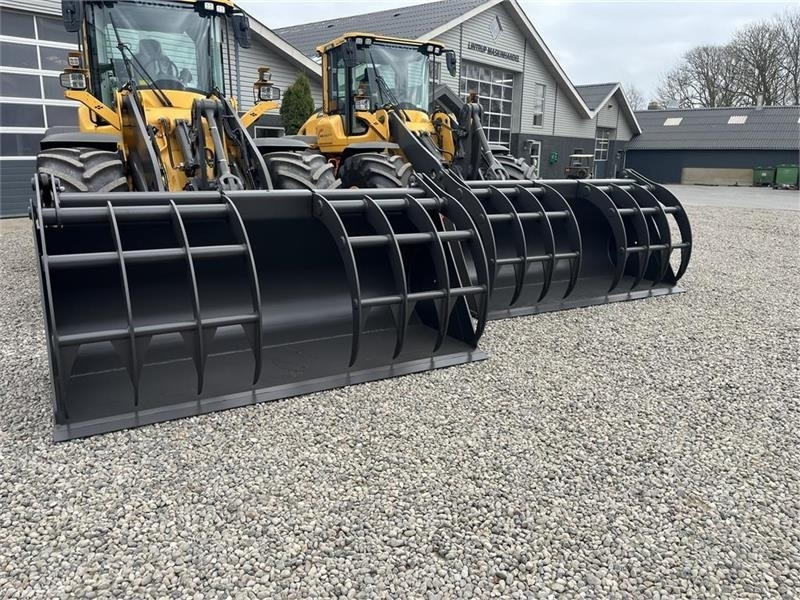 Godet pour Engins de chantier JST Overfalds skovl 300 med skårende tænder og med eks: photos 11