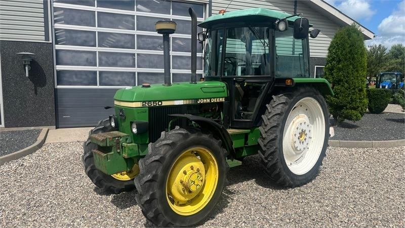 John Deere 2650 Med SGII kabine, 540 og 1000 pto omd - Tracteur agricole: photos 2 John Deere 2650 Med SGII kabine, 540 og 1000 pto omd - Tracteur agricole: photos 2