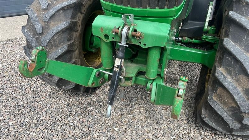 John Deere 6170R AutoPower med frontlift - Tracteur agricole: photos 4 John Deere 6170R AutoPower med frontlift - Tracteur agricole: photos 4