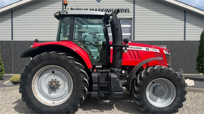 Tracteur agricole Massey Ferguson 7726 S DynaVT Med frontlift: photos 11