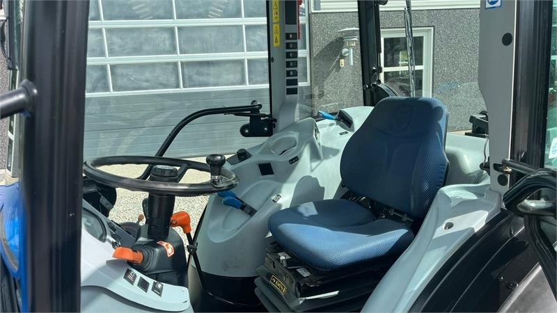 New Holland T4.80 F SuperSteear med aircondition og koblingsfr - Tracteur agricole: photos 5 New Holland T4.80 F SuperSteear med aircondition og koblingsfr - Tracteur agricole: photos 5
