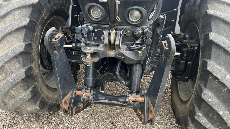 New Holland T7.315 Auto Command BluePower med frontlift - Tracteur agricole: photos 4 New Holland T7.315 Auto Command BluePower med frontlift - Tracteur agricole: photos 4