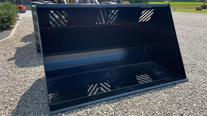 Godet pour Engins de chantier SE AB 4m3 skovl med Volvo beslag på. Den er 2.75m: photos 9