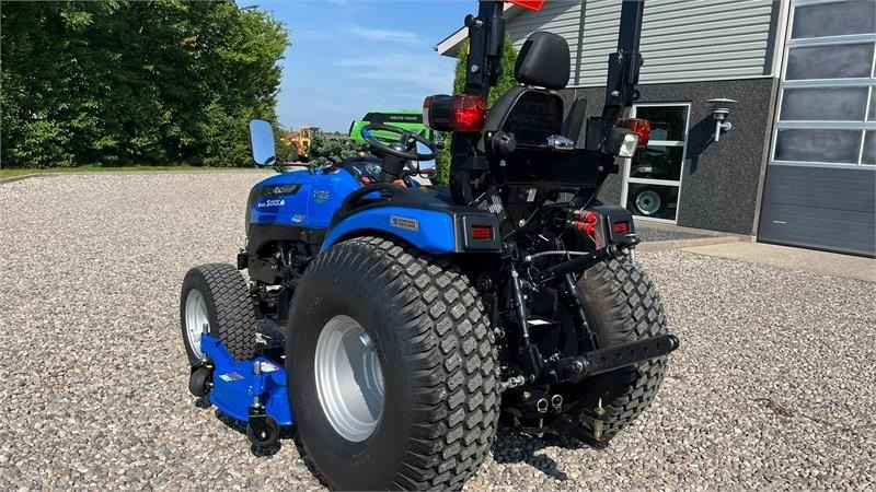Solis 26 HST Hydrostat Turf hjul og klipperbord - Tracteur communal: photos 5 Solis 26 HST Hydrostat Turf hjul og klipperbord - Tracteur communal: photos 5