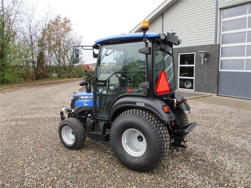 Solis 26 HST Med kabine, Turf dæk og frontlift - Tracteur agricole: photos 3 Solis 26 HST Med kabine, Turf dæk og frontlift - Tracteur agricole: photos 3
