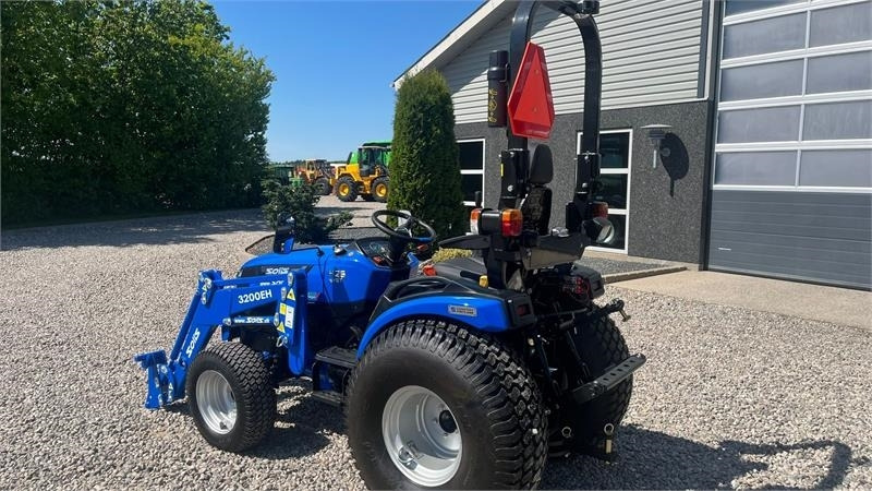 Solis H26 HST Turfdæk og Frontlæsser - Tracteur agricole: photos 3 Solis H26 HST Turfdæk og Frontlæsser - Tracteur agricole: photos 3