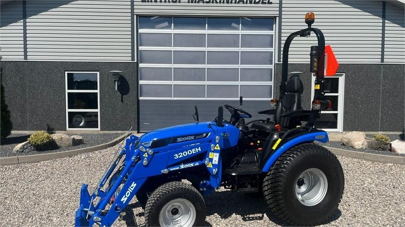 Solis H26 HST Turfdæk og Frontlæsser - Tracteur agricole: photos 1 Solis H26 HST Turfdæk og Frontlæsser - Tracteur agricole: photos 1