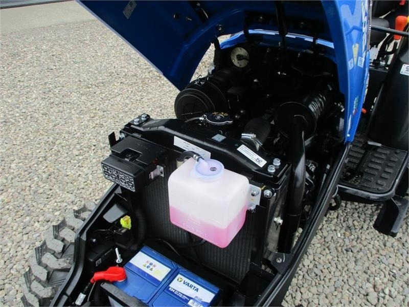 Solis S26 Shuttle XL 9+9 med industridæk - Tracteur agricole: photos 4 Solis S26 Shuttle XL 9+9 med industridæk - Tracteur agricole: photos 4