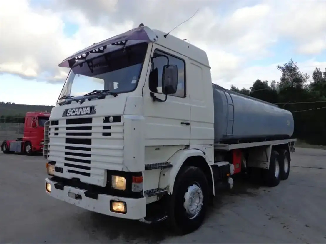Scania R143-470 V8 Scania R143HL .470 6X2 Diesel/OIL Tank - Camion citerne: photos 2 Scania R143-470 V8 Scania R143HL .470 6X2 Diesel/OIL Tank - Camion citerne: photos 2