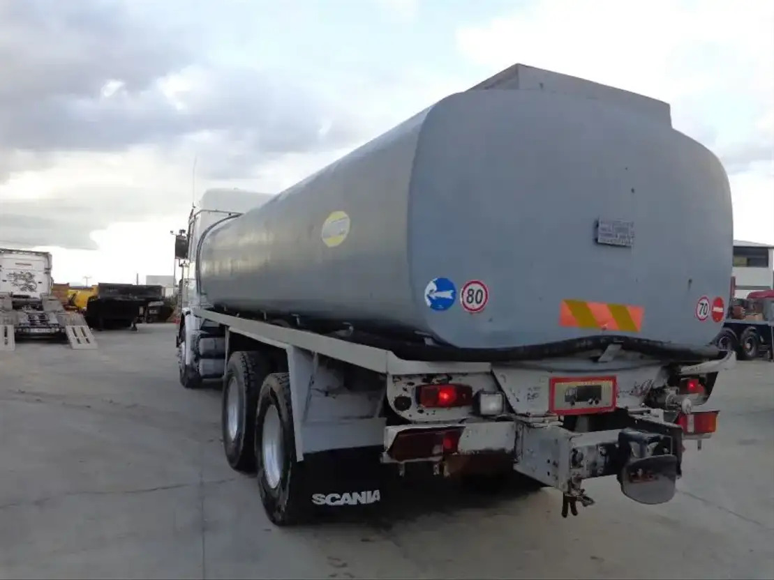Scania R143-470 V8 Scania R143HL .470 6X2 Diesel/OIL Tank - Camion citerne: photos 4 Scania R143-470 V8 Scania R143HL .470 6X2 Diesel/OIL Tank - Camion citerne: photos 4