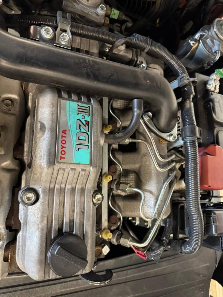 Toyota 10811 06-8FD25F - Chariot élévateur diesel: photos 4 Toyota 10811 06-8FD25F - Chariot élévateur diesel: photos 4