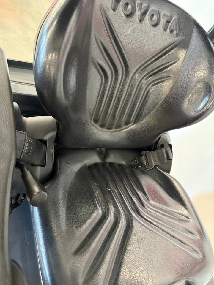 Toyota 10995 - 8FBET15 - Chariot élévateur électrique: photos 5 Toyota 10995 - 8FBET15 - Chariot élévateur électrique: photos 5