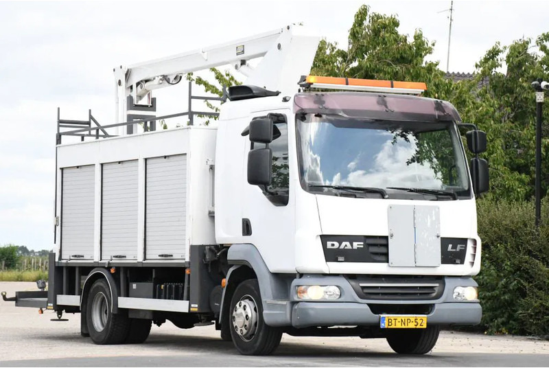 DAF LF 45.160 ARBEITSBUHNE/SKYWORKER/HOOGWERKER!!EURO4!! CUSTERS!! - Camion: photos 2 DAF LF 45.160 ARBEITSBUHNE/SKYWORKER/HOOGWERKER!!EURO4!! CUSTERS!! - Camion: photos 2