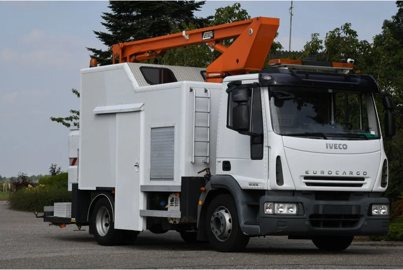 Iveco EuroCargo 120 E18!! ARBEITSBUHNE/SKYWORKER/HOOGWERKER!!EURO5!! CUSTERS!! - Camion: photos 2 Iveco EuroCargo 120 E18!! ARBEITSBUHNE/SKYWORKER/HOOGWERKER!!EURO5!! CUSTERS!! - Camion: photos 2