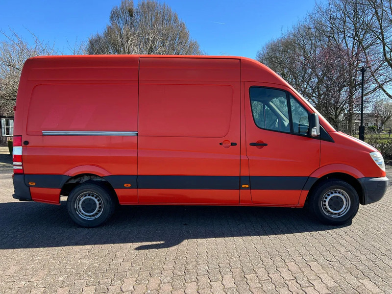 Mercedes-Benz Sprinter 211 211 CDI L2H2 366 DC - Fourgonnette: photos 5 Mercedes-Benz Sprinter 211 211 CDI L2H2 366 DC - Fourgonnette: photos 5