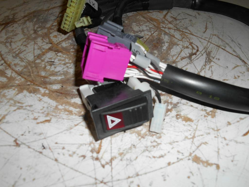 Case 76077917 - - Câble/ Fil pour Engins de chantier: photos 3 Case 76077917 - - Câble/ Fil pour Engins de chantier: photos 3