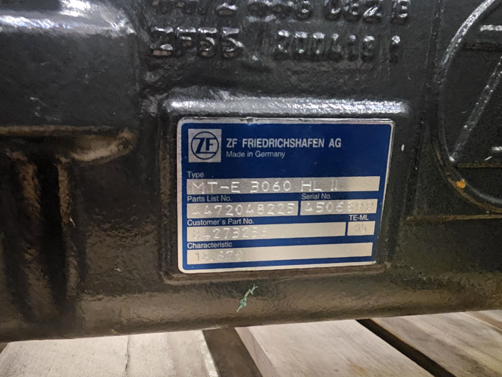 Case 84273256 - 4472048225 - Essieu arrière pour Engins de chantier: photos 2 Case 84273256 - 4472048225 - Essieu arrière pour Engins de chantier: photos 2