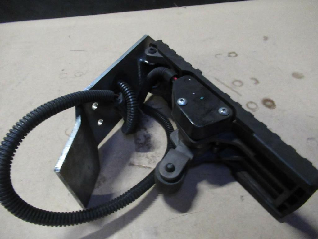 Caterpillar 2292456 - - Pédale pour Engins de chantier: photos 5 Caterpillar 2292456 - - Pédale pour Engins de chantier: photos 5