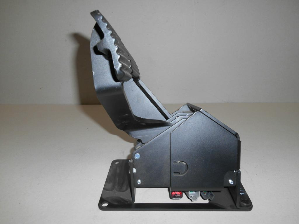 Caterpillar 3653464 - 3295766 - Pédale pour Engins de chantier: photos 4 Caterpillar 3653464 - 3295766 - Pédale pour Engins de chantier: photos 4