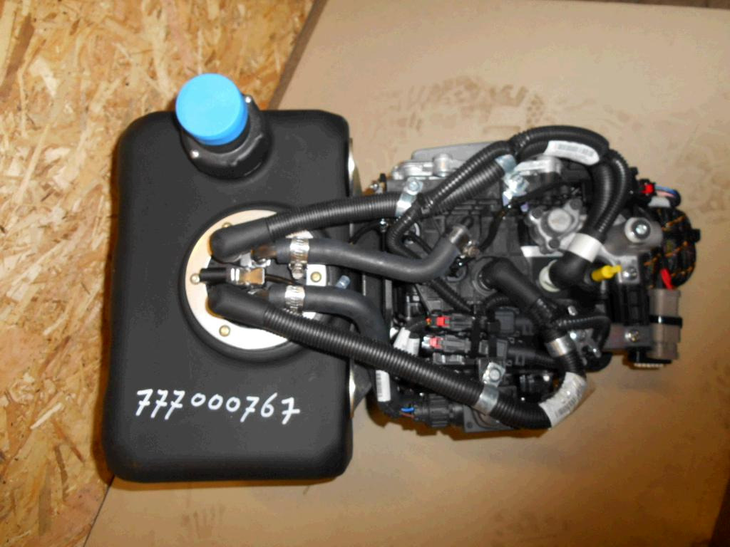 Caterpillar 3735563 - AdBlue réservoir pour Engins de chantier: photos 1 Caterpillar 3735563 - AdBlue réservoir pour Engins de chantier: photos 1