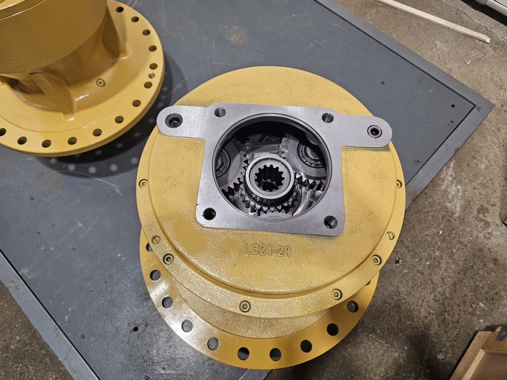 Caterpillar 5367288 - 5842586 - Essieu et pièces pour Engins de chantier: photos 2 Caterpillar 5367288 - 5842586 - Essieu et pièces pour Engins de chantier: photos 2