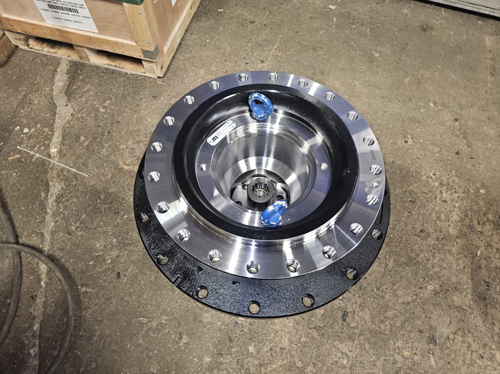 Caterpillar 6108800 - 5842569 - Moteur de translation pour Engins de chantier: photos 2 Caterpillar 6108800 - 5842569 - Moteur de translation pour Engins de chantier: photos 2