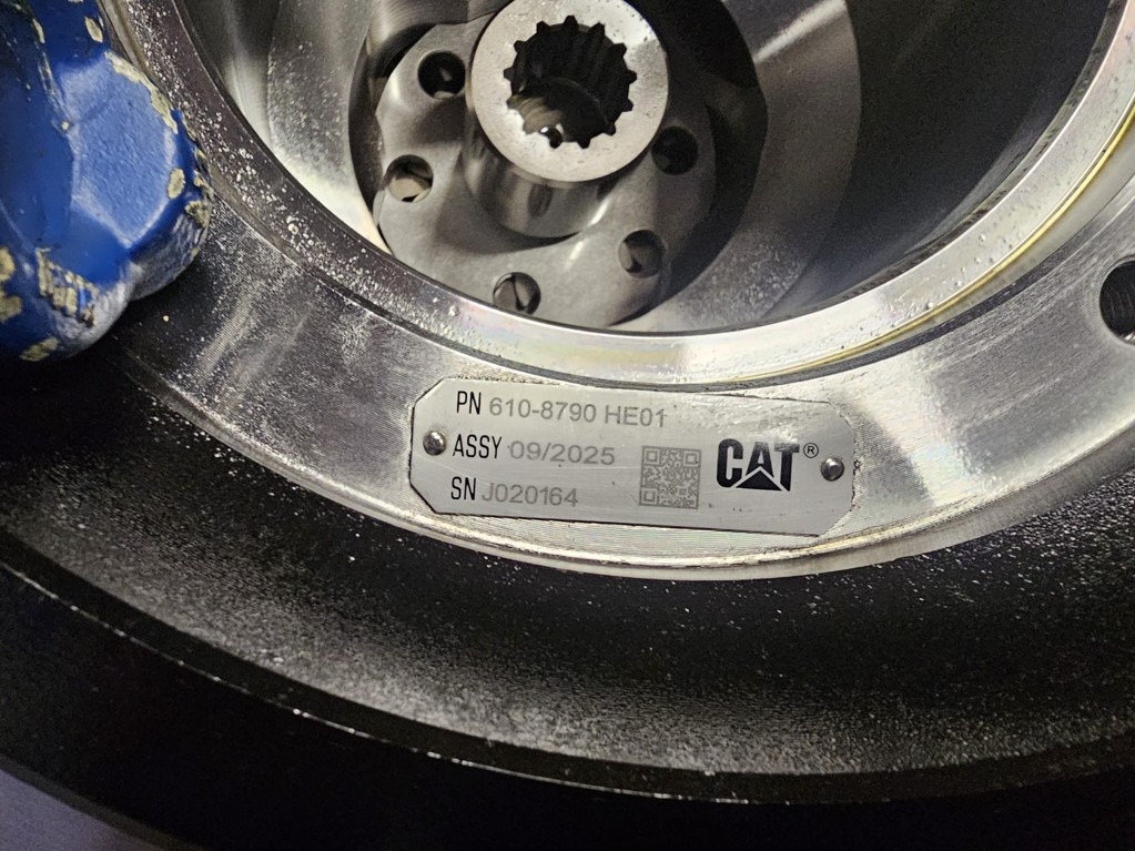 Caterpillar 6108800 - 6108801 - Moteur de translation pour Engins de chantier: photos 1 Caterpillar 6108800 - 6108801 - Moteur de translation pour Engins de chantier: photos 1