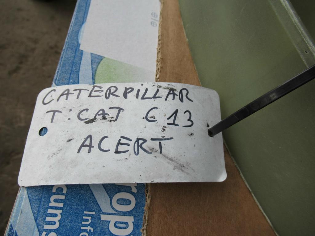 Caterpillar C13 - - Ventilateur pour Engins de chantier: photos 3 Caterpillar C13 - - Ventilateur pour Engins de chantier: photos 3