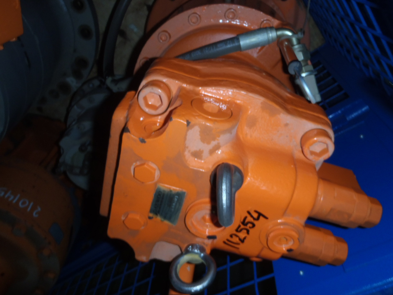 Daewoo 401-00391 - - Moteur de rotation pour Engins de chantier: photos 2 Daewoo 401-00391 - - Moteur de rotation pour Engins de chantier: photos 2