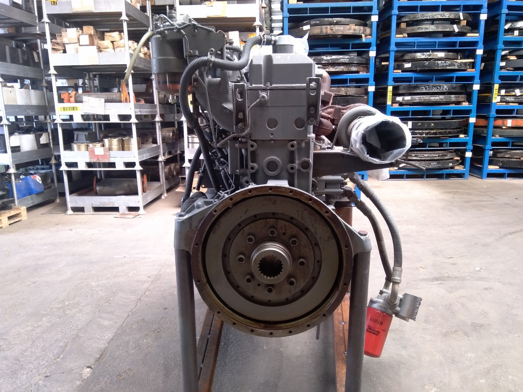 Hitachi 4644223 - 4687458 - Moteur pour Engins de chantier: photos 4 Hitachi 4644223 - 4687458 - Moteur pour Engins de chantier: photos 4