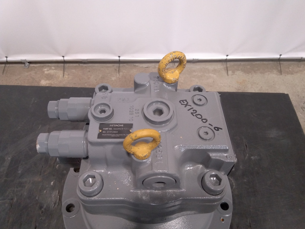 Hitachi 4668923 - PG200044 - Moteur de rotation pour Engins de chantier: photos 2 Hitachi 4668923 - PG200044 - Moteur de rotation pour Engins de chantier: photos 2