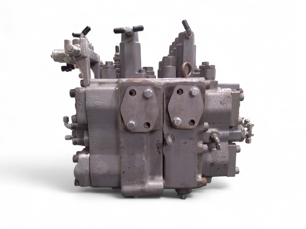 Hitachi 4713088 - YA00031360 - Valve hydraulique pour Engins de chantier: photos 2 Hitachi 4713088 - YA00031360 - Valve hydraulique pour Engins de chantier: photos 2