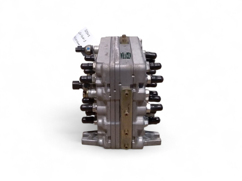 Hitachi 4718275 - C0400-60013 - Valve hydraulique: photos 3 Hitachi 4718275 - C0400-60013 - Valve hydraulique: photos 3