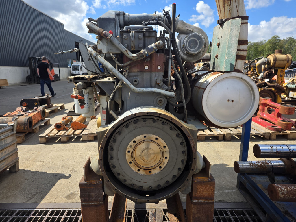 Hitachi N14C - Moteur pour Engins de chantier: photos 5 Hitachi N14C - Moteur pour Engins de chantier: photos 5