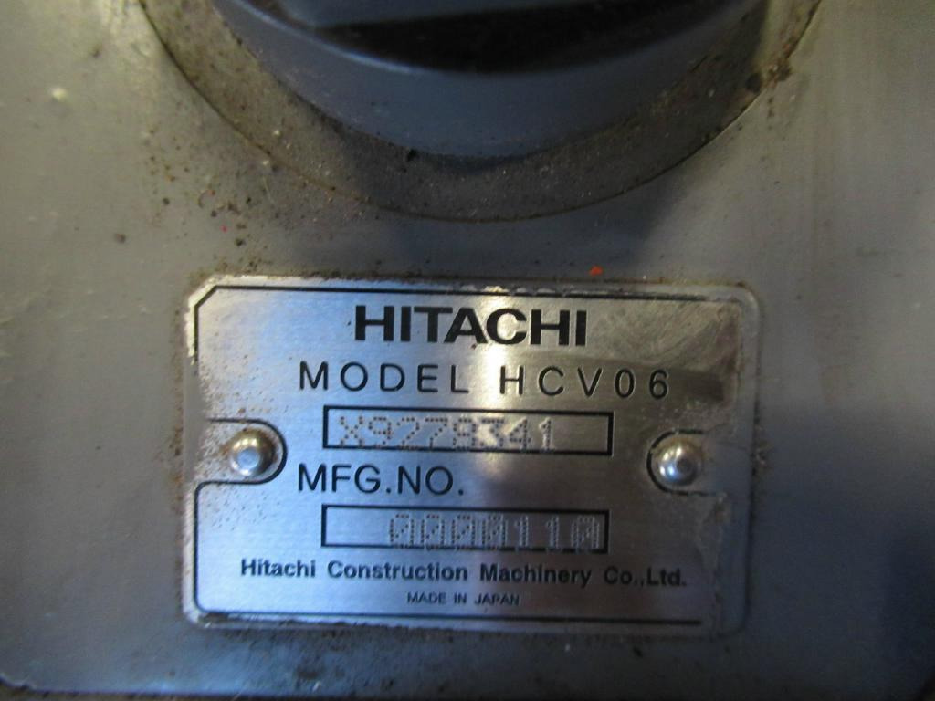 Hitachi X9278341 - Valve hydraulique pour Engins de chantier: photos 1 Hitachi X9278341 - Valve hydraulique pour Engins de chantier: photos 1